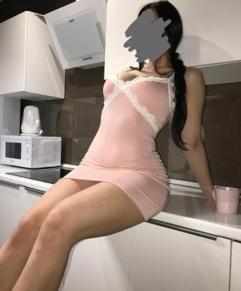 Мои опытные руки и нежные прикосновения сведут тебя с ума. 🌟
Я живу в Москве, городе, где всегда есть место для страсти и разврата. 🔥 Мои услуги включают классический и эротический массаж, глубокий оральный секс, различные позы в сексе и многое другое. Я открыта для экспериментов и готова исполнить твои самые сокровенные фантазии. 💋
Вся информация о моих услугах и фотографии доступны на моей личной странице. Там ты сможешь найти положительные отзывы от моих предыдущих клиентов, которые подчеркивают мою профессиональность и умение удовлетворять мужчин. 💯
Доверься моим нежным рукам и ощути абсолютное наслаждение. Я гарантирую полную конфиденциальность и безопасность нашей встречи. Жду тебя в Москве, мой герой страсти! 💫 Эмилия